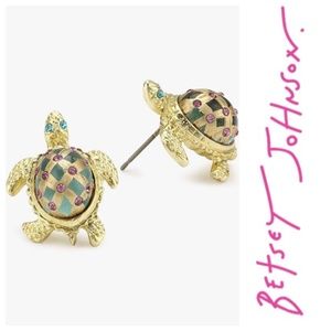 NWT BETSEY JOHNSON CHARMING TURTLE STUD EARRINGS